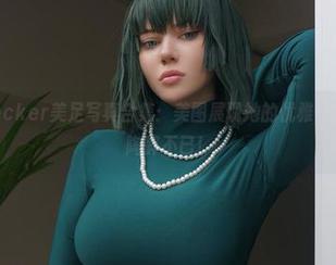 Alina Becker美足写真合集：美图展现她的优雅与魅力，令人陶醉不已！